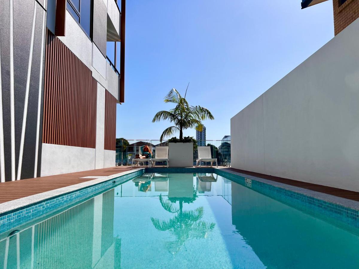 Quiet Family Paradise In Surfers